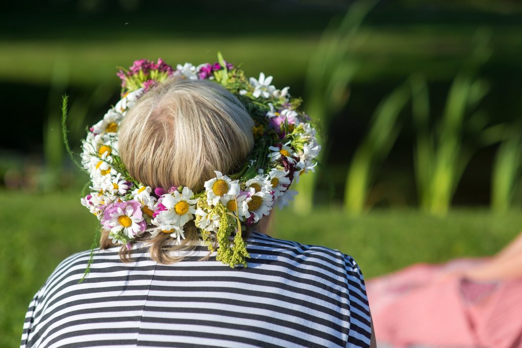 How to Make Your Flower Crown for a Festival